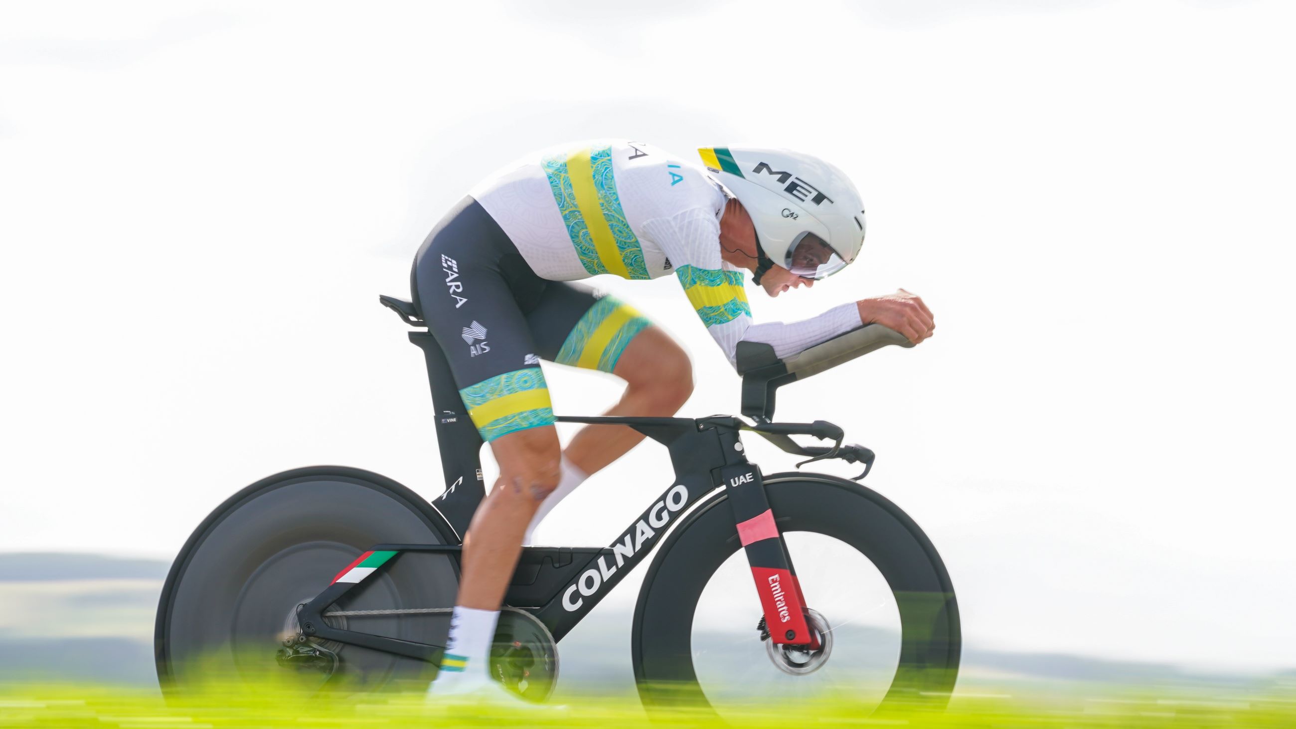 Australian cyclist Jay Vine competes for the ARA Australian Cycling Team in the individual time trial at the 2023 UCI Road Cycling World Championships in Stirling, Scotland, UK